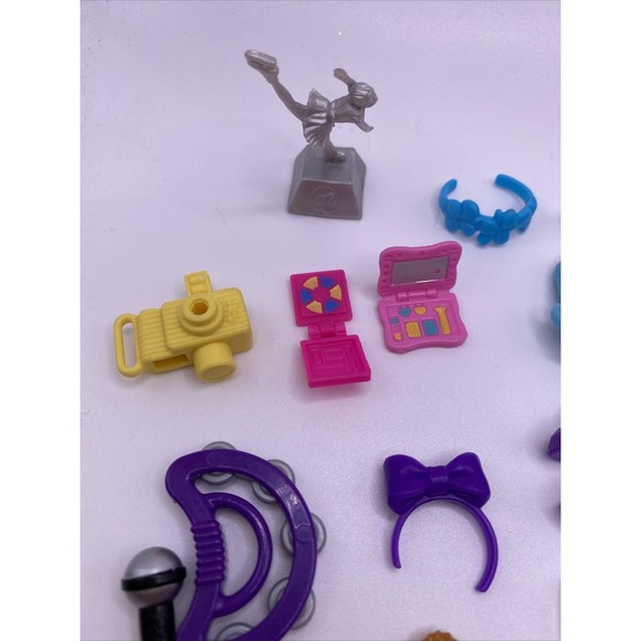 Barbie Doll Accessories Lot (coffee, Trophy, Food, And More) - Picture 7 of 8